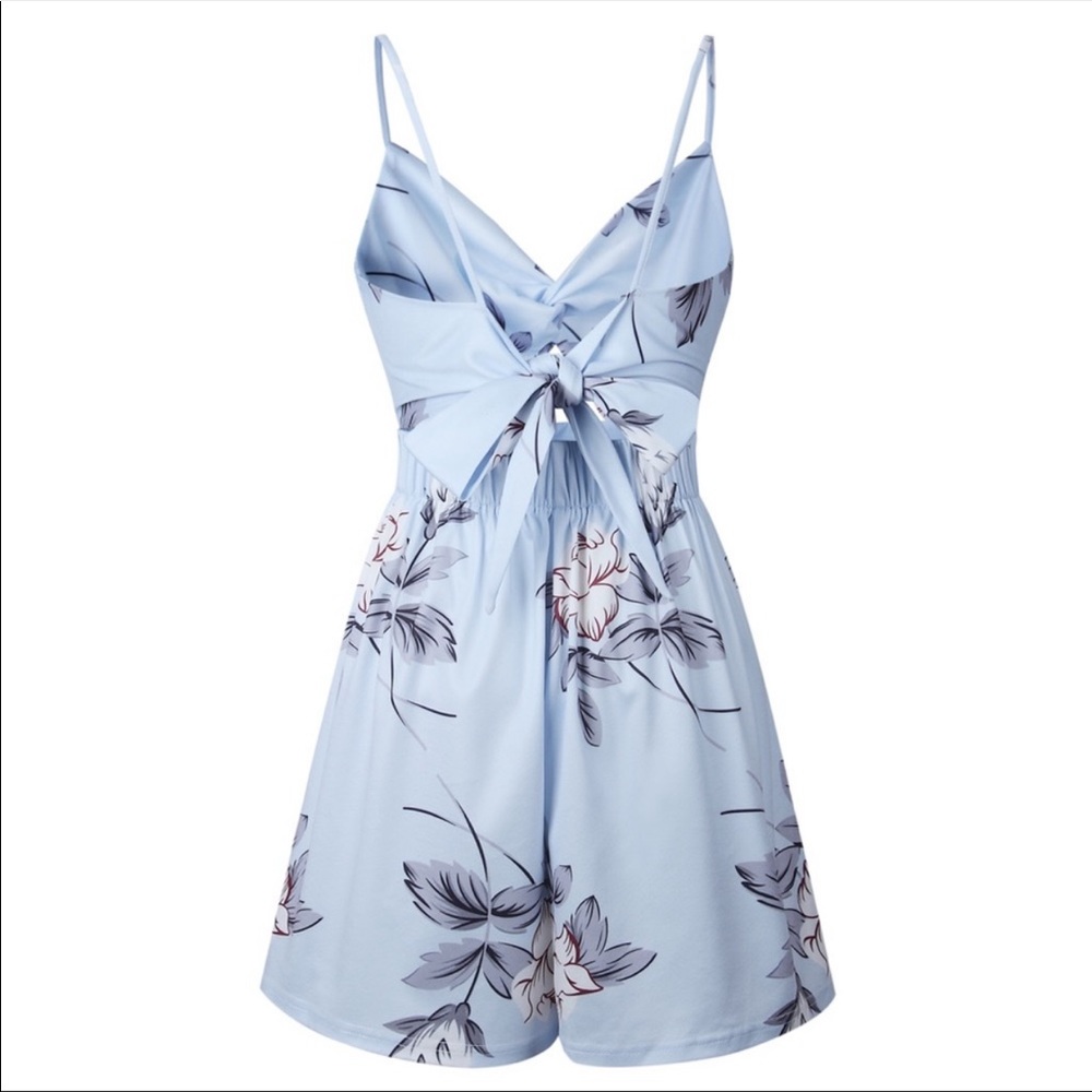🆕Light Blue Floral Back Tie Romper - Picture 6 of 7
